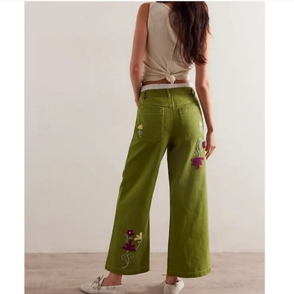 Free People We The Free Winter Bloom Embroidered Wide Leg Jeans Grasshopper 31 - Picture 2 of 9